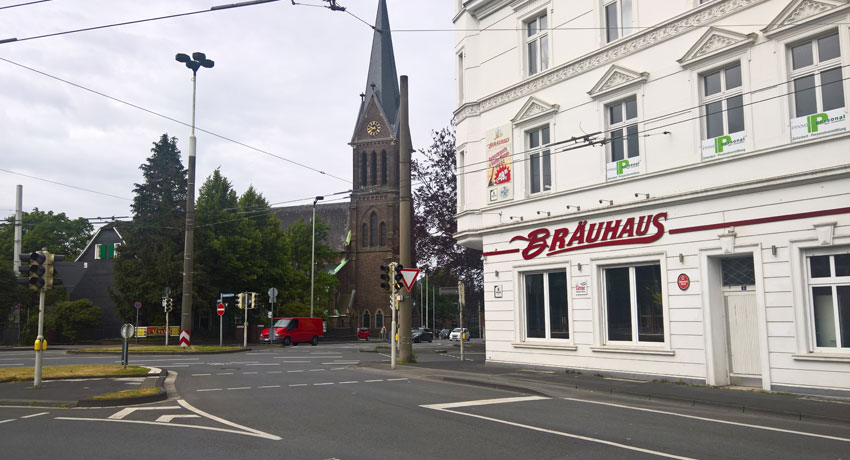Deambulando pelas ruas de Klingenstadt, em Solingen, Alemanha